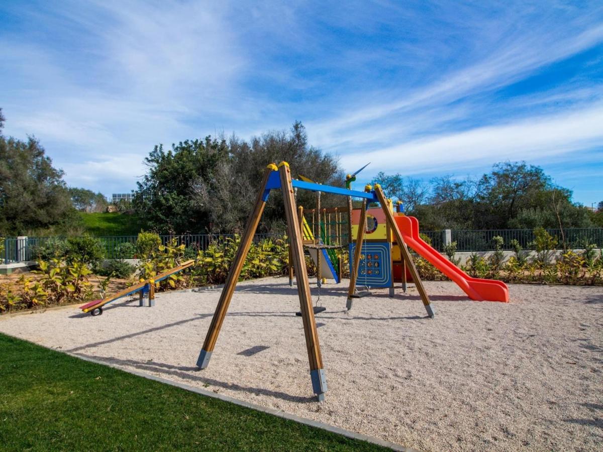 Green C Apartment - Luxurious & Playground & Garage Albufeira Exteriör bild